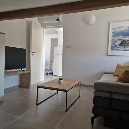 Apartmani Devcic Palit Екстер'єр фото