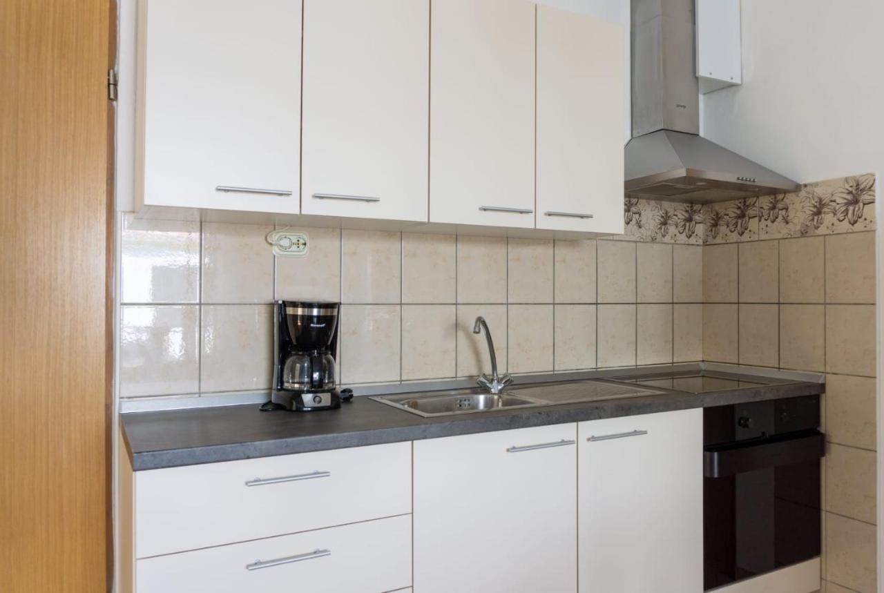 Apartmani Devcic Palit Екстер'єр фото